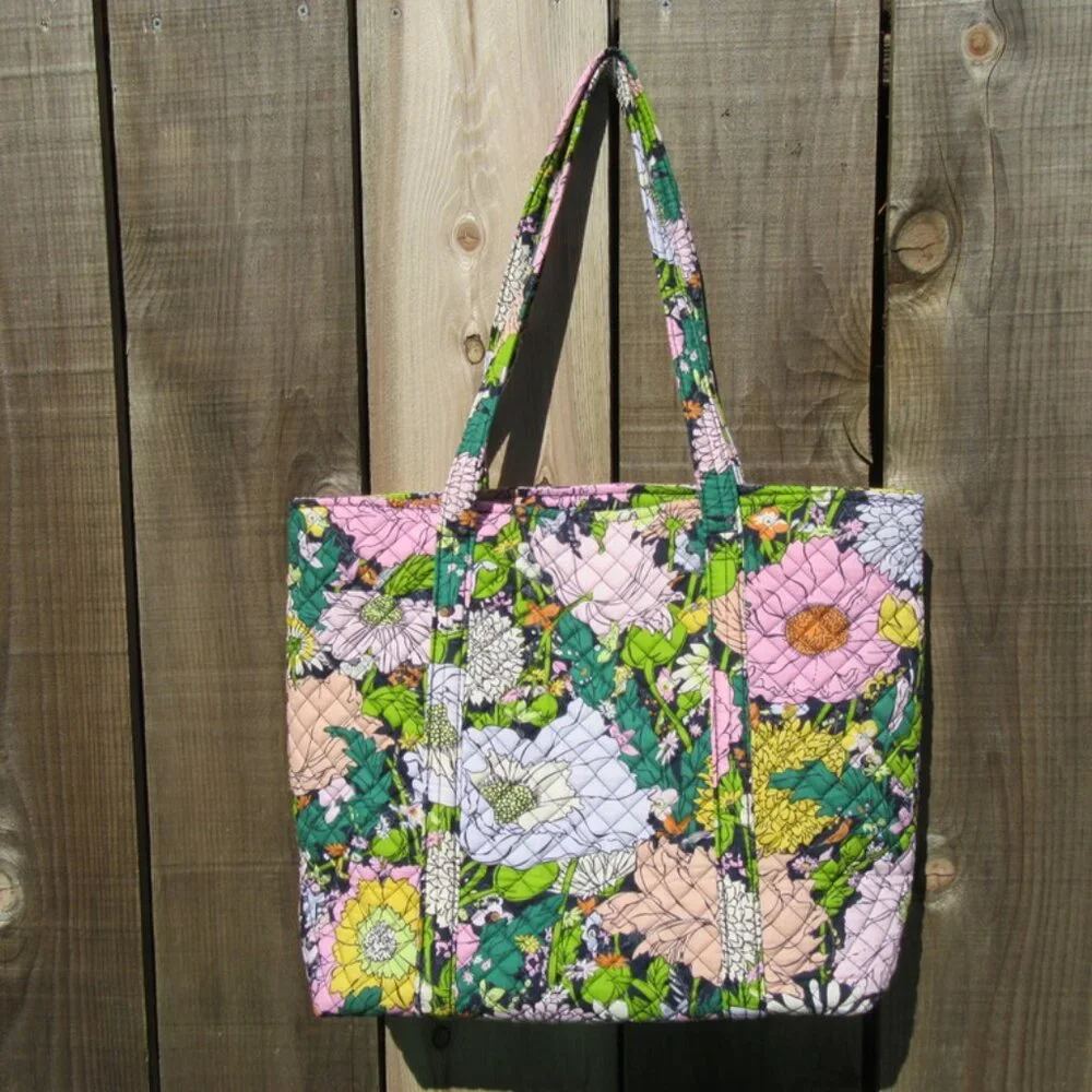 Brand New Vera Bradley Bloom Boom Quilted Cotton Fabric Tote Bag - Picture 4 of 12